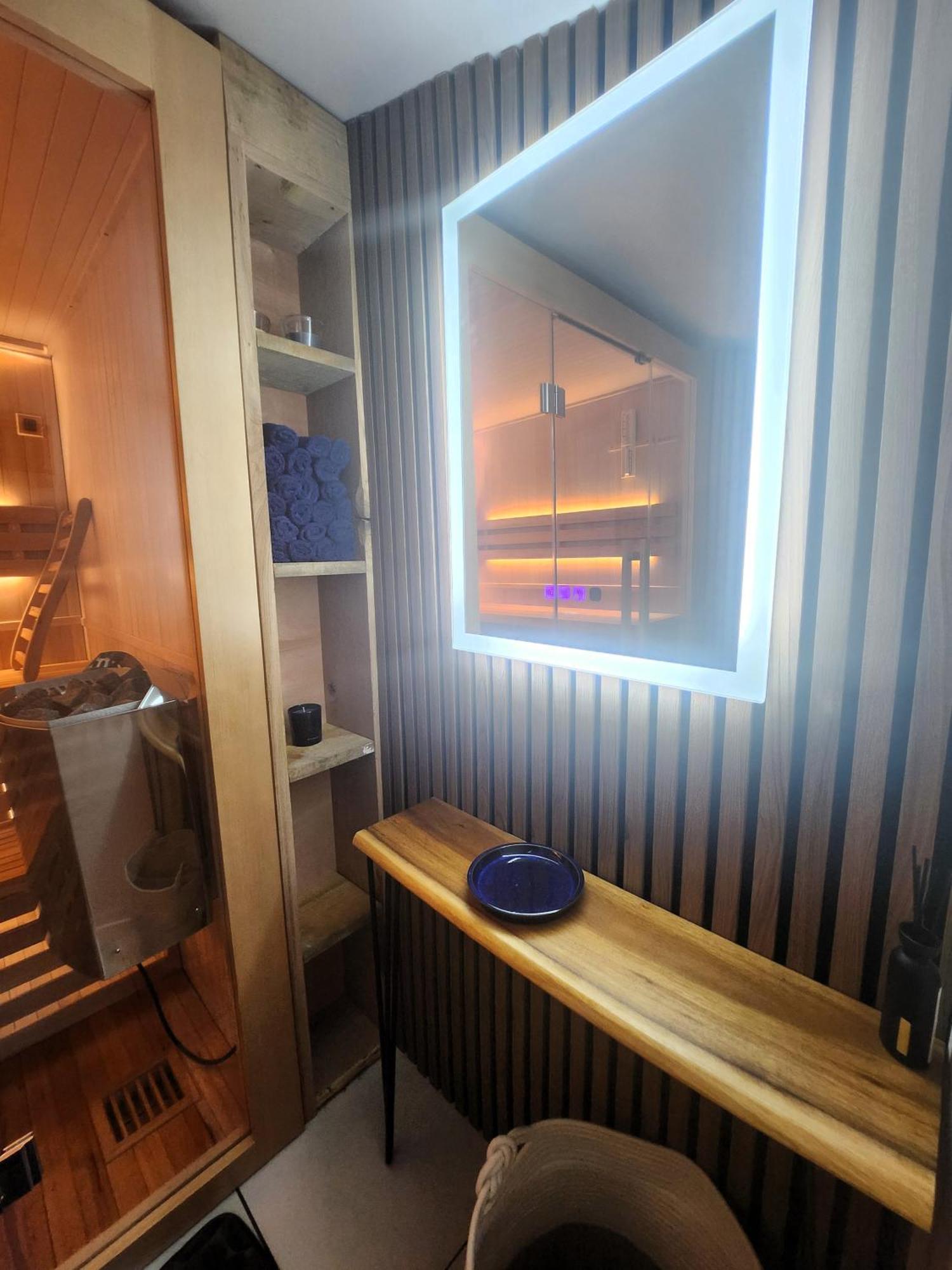 Gite Merlin Spa Privatif Et Sauna Trélévern Exterior foto